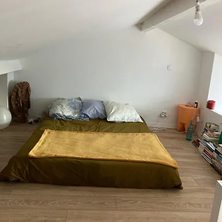 Апартаменты Cozy Parisian Flat Париж